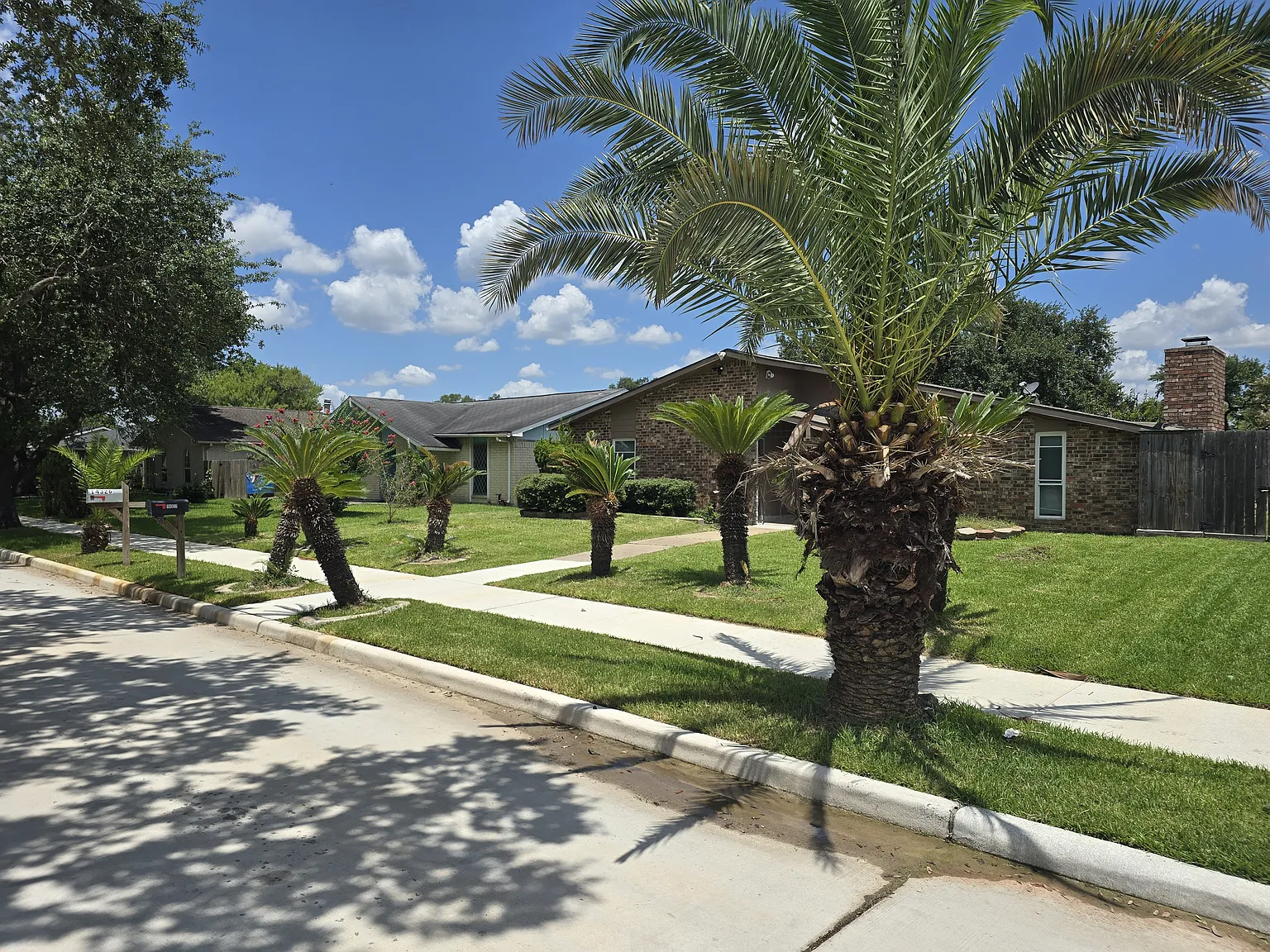 3 bed, 1817 sqft, $1,800 — Photo 2