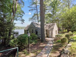 193 Lake Dr, Lake Peekskill, NY 10537