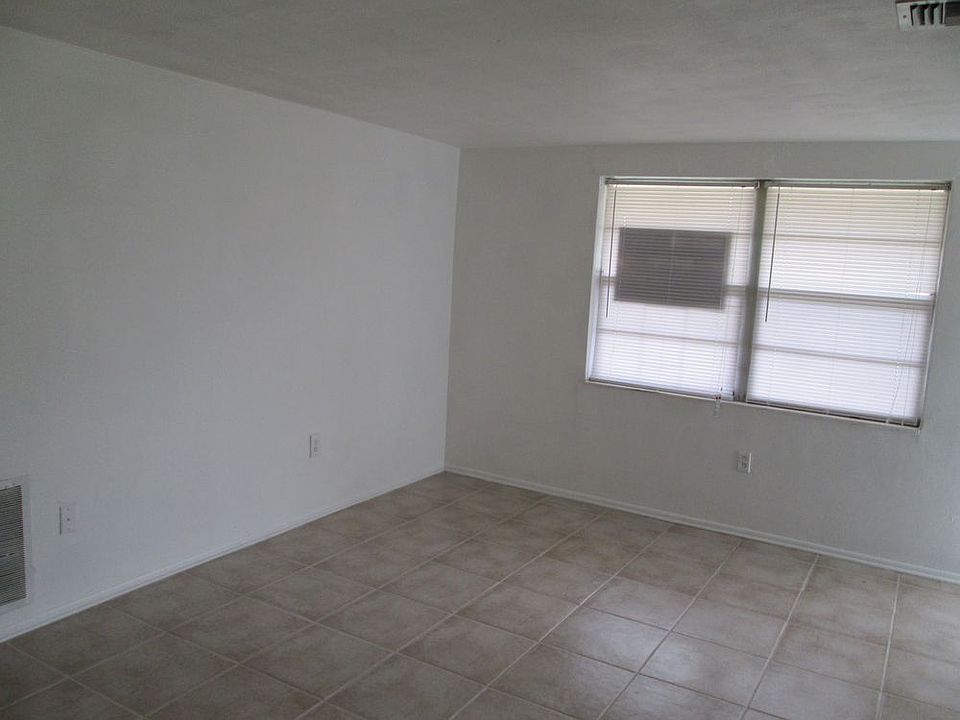 2nd image of 2852 Matchlock Dr