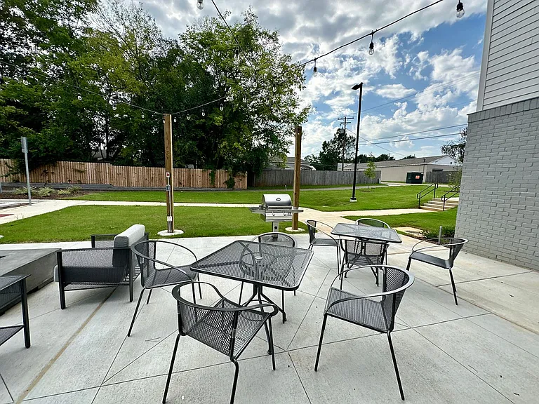 Avenue 6 - Luxury Apartments Downtown Huntsville South — Photo 42