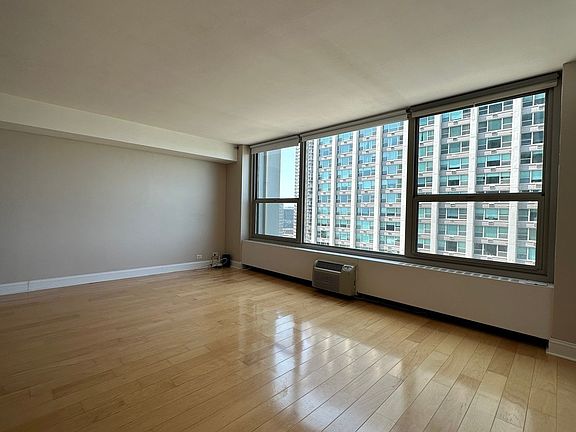 2nd image of 3600 N Lake Shore Dr APT 1504