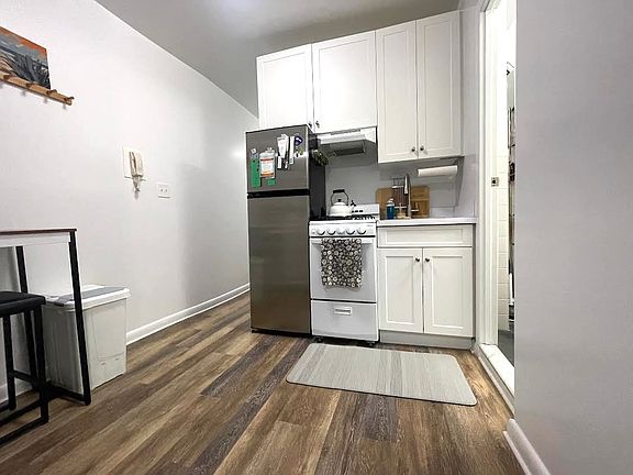 2nd image of 326 E 65th St APT 15