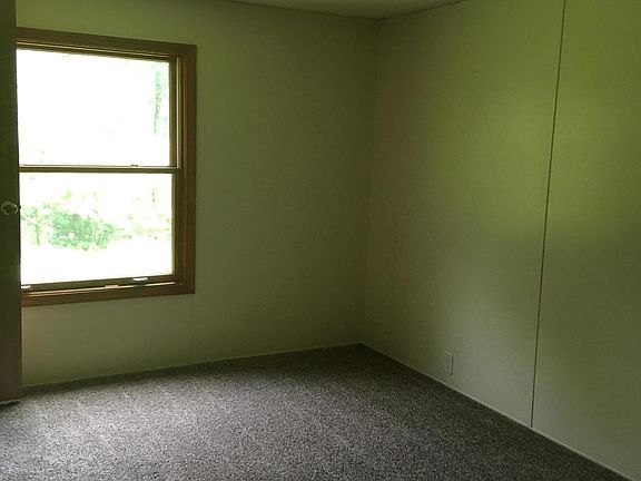 3rd image of 3240 Woodland Dr