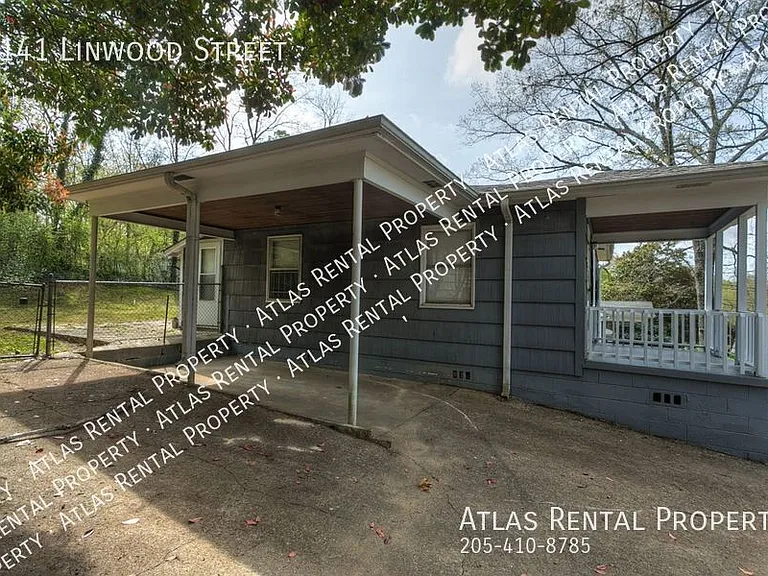 1141 Linwood St — Photo 3
