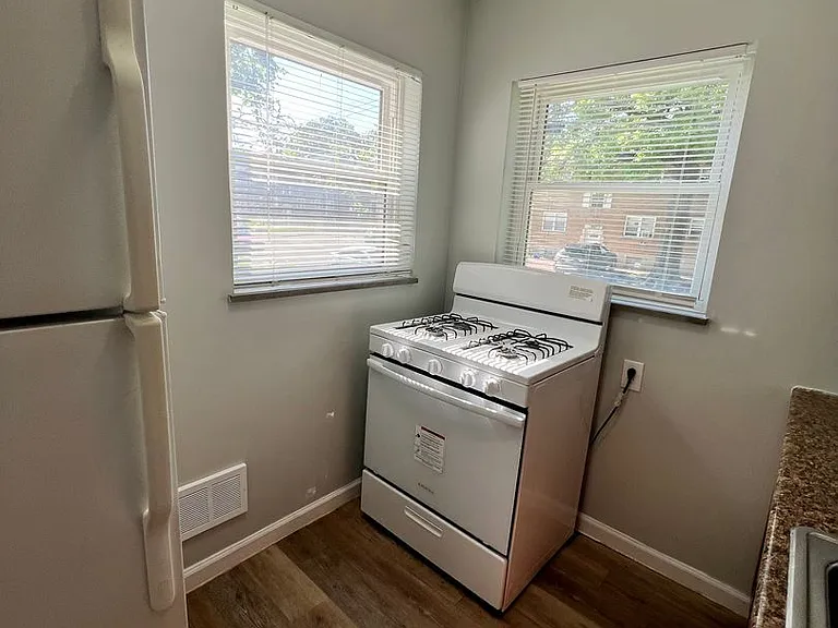1640 Anita Pl — Photo 7