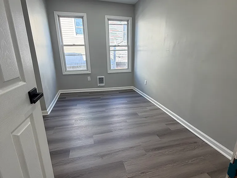 3220-22 N Front St #2 — Photo 11