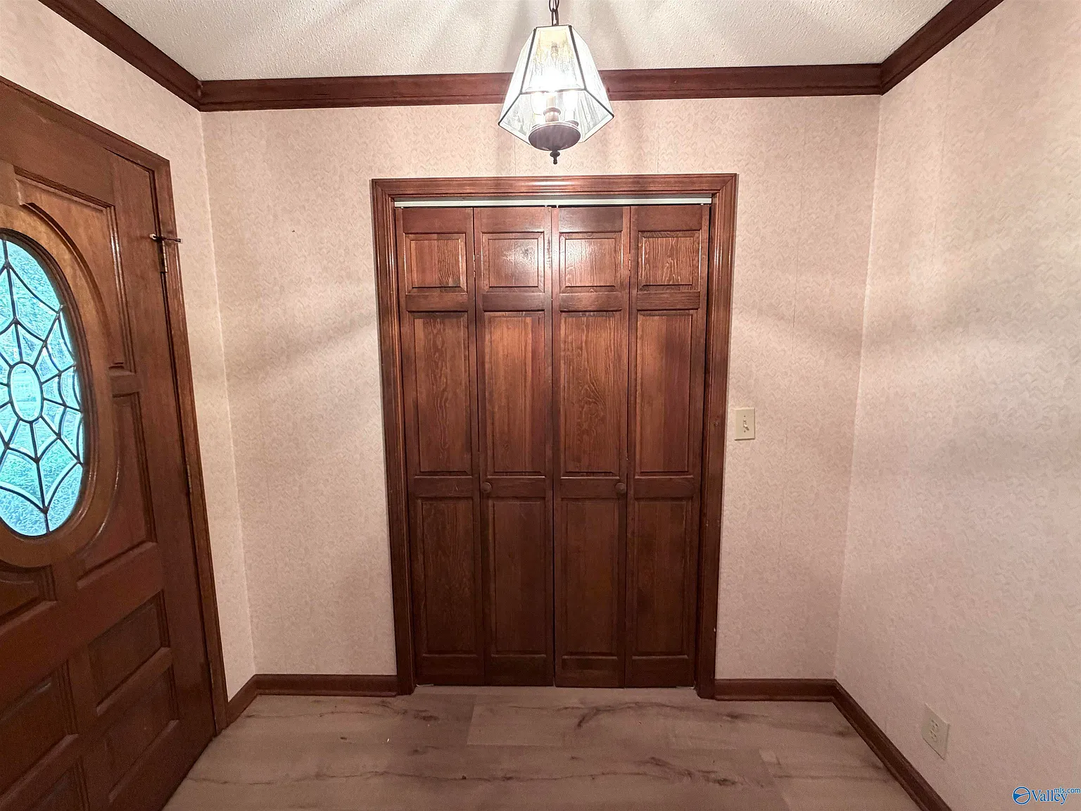 3 bed, 4.0 bath, 1899 sqft, $1,900 — Photo 3