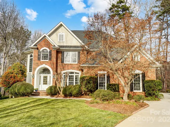 3504 Mountain Cove Dr, Charlotte, NC 28216