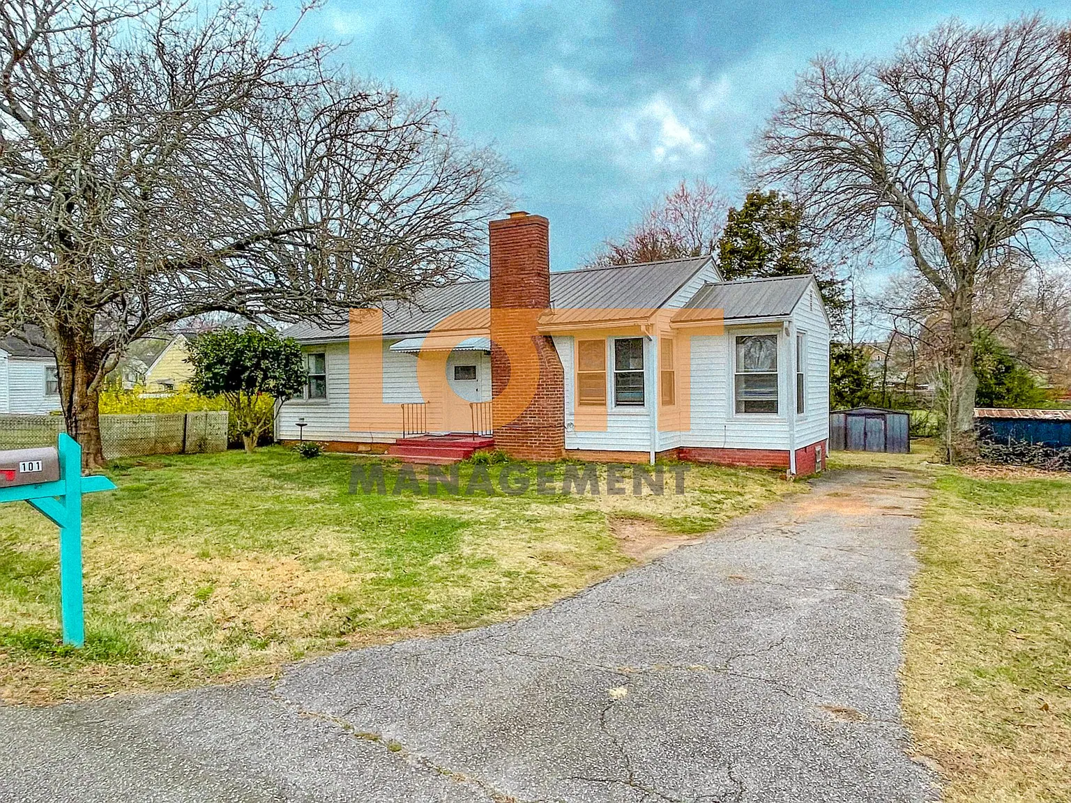 2 bed, 984 sqft, $1,350 — Photo 1