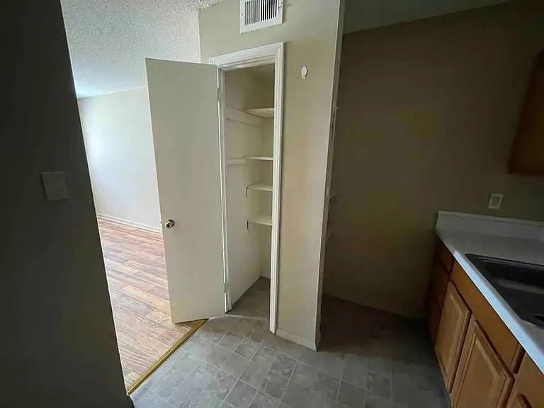 Royal Ridge — Photo 5