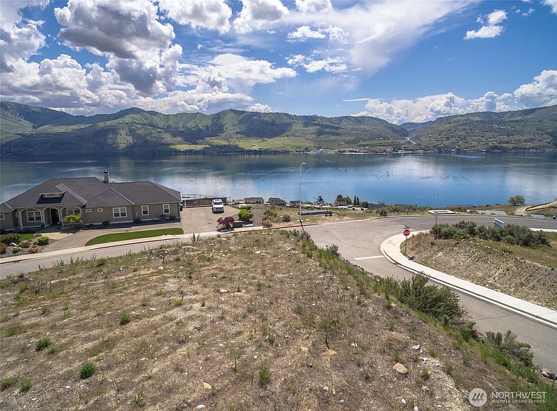 3rd image of 104 Lake Ridge Drive