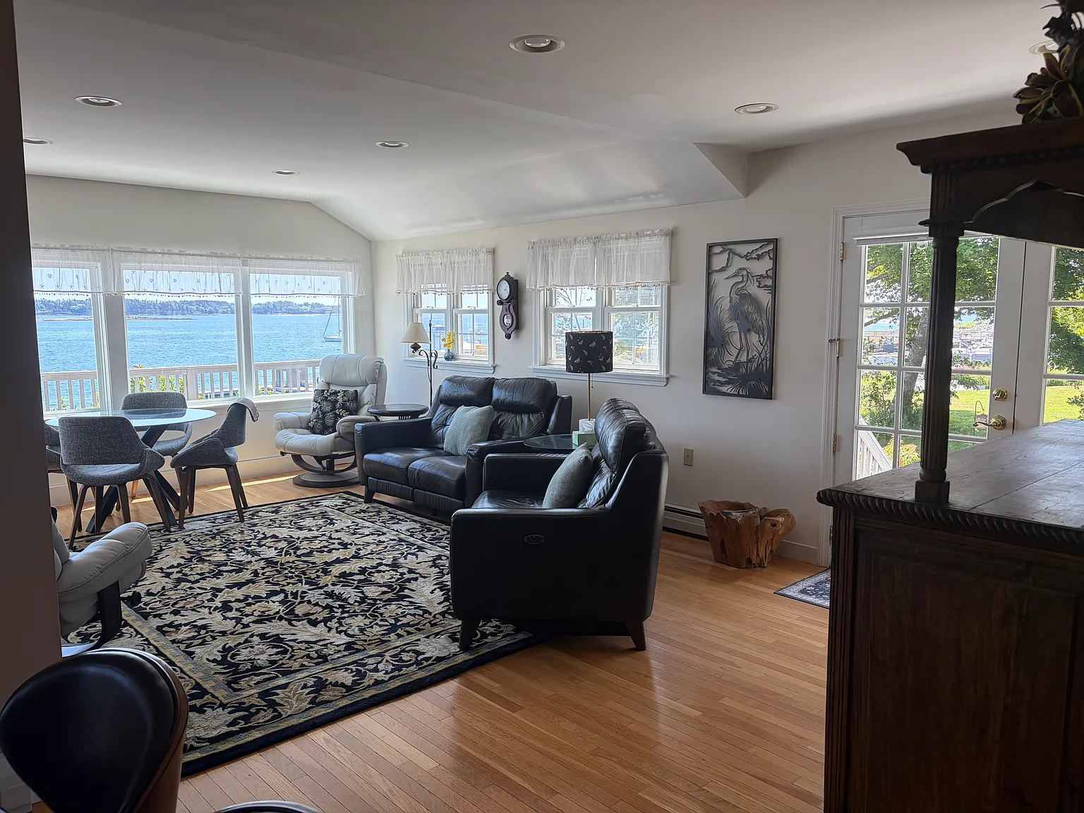 3 bed, 1400 sqft, $2,900 — Photo 3