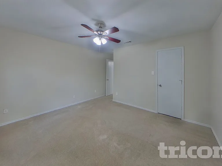 5423 Sabine Ln — Photo 14