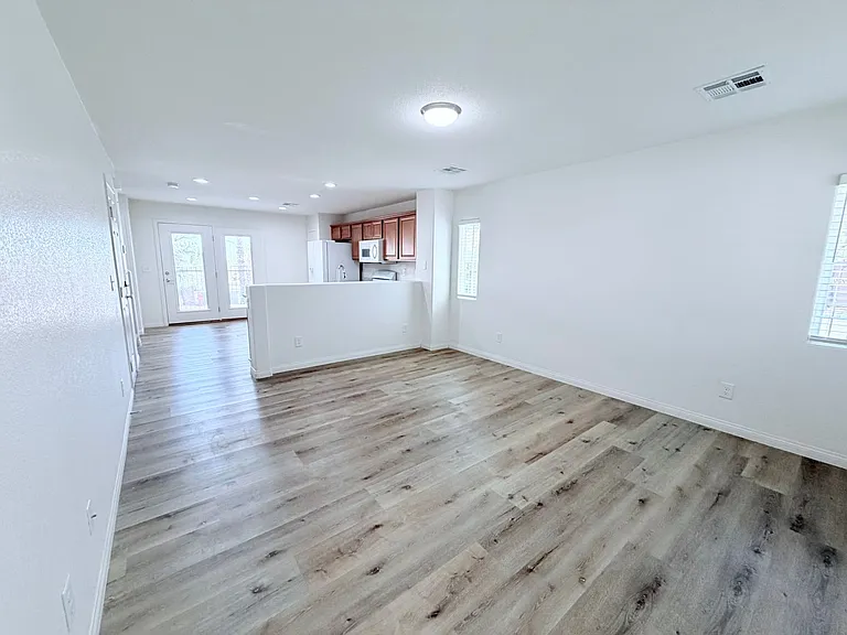 3610 Wireless Ct — Photo 4
