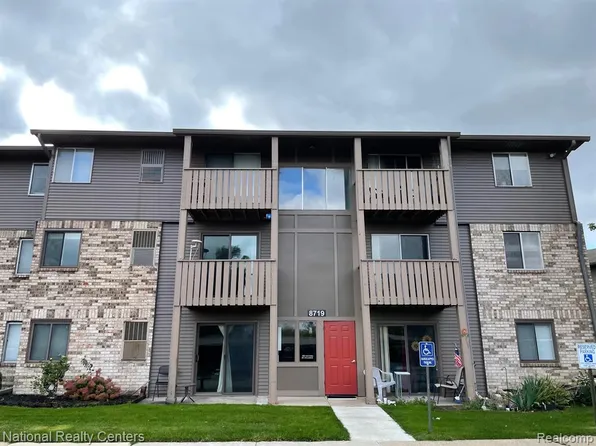 8719 Meadowbrook Dr, Brighton, MI 48116