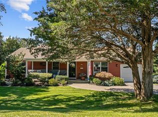 15 Lewis St, Tiverton, RI 02878