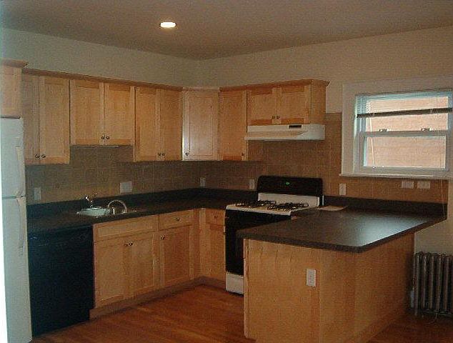2nd image of 235 Everett St #2