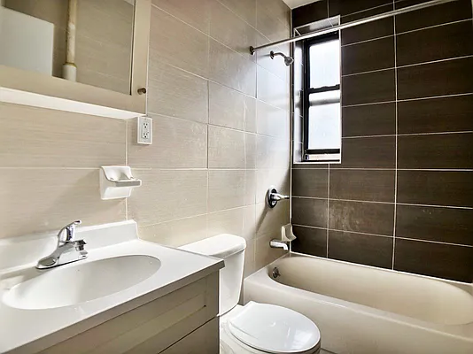 Rented by Bohemia Realty Group | media 6