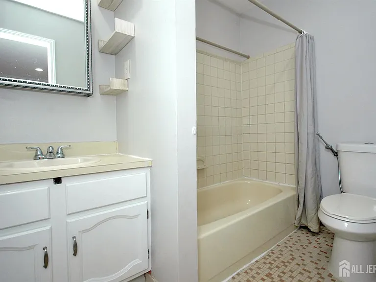4 White Oaks Dr — Photo 22