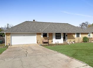 109 E Saddlerock Rd, Sand Springs, OK 74063