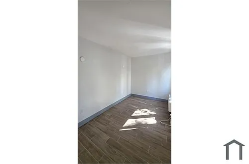 1686 Davidson Ave Photo 1
