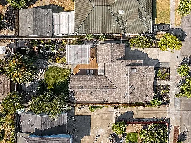 380 Wilton Ave — Photo 10