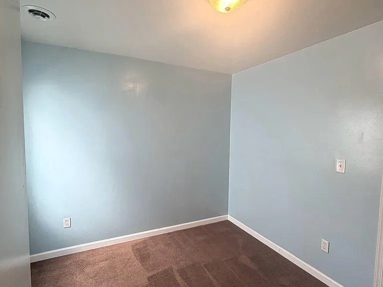 125 E Main St — Photo 19