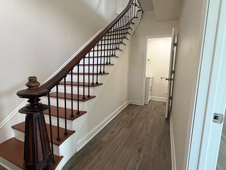 260 W Lincoln Hwy — Photo 2