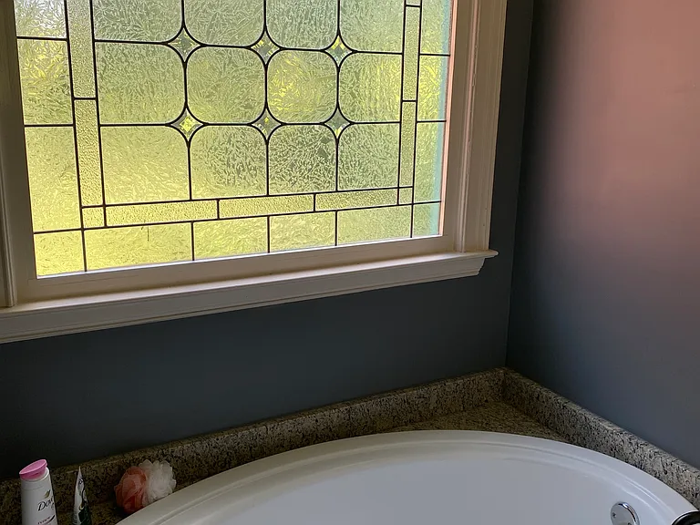 Garden tub in Primary