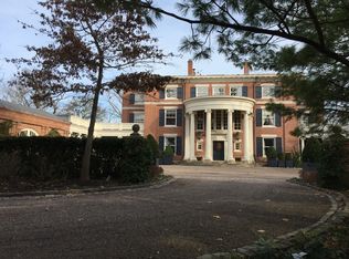 57 Stone Gate Rd, Lake Forest, IL 60045