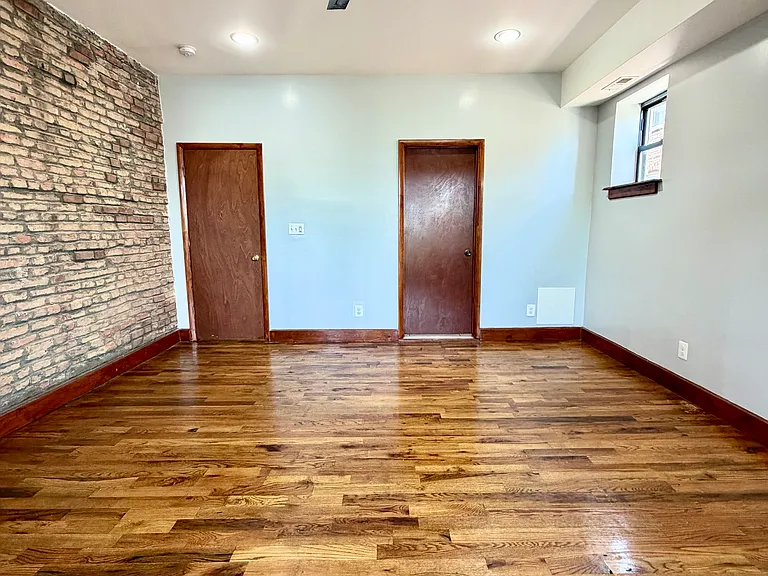 916 Whitelock St #200 — Photo 11