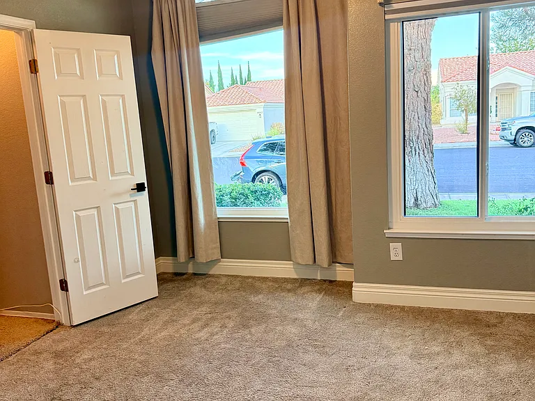 4437 Crimson Leaf Dr — Photo 14