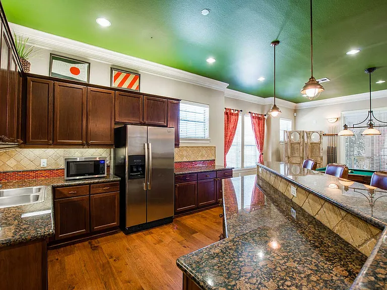 Plantation Apartments — Photo 21