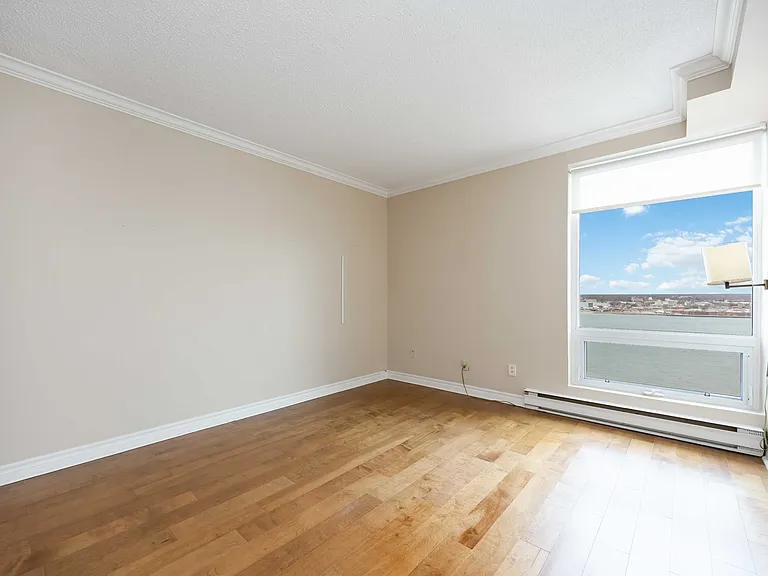 155 Front St N #1306 — Photo 16
