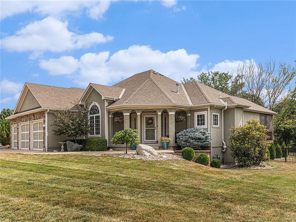 1st image of 4233 NE Park Springs Ct