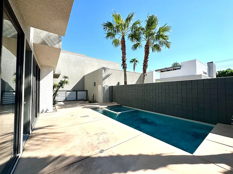 1518 E Baristo Rd — Photo 33