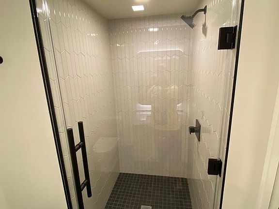 4th image of 950 Tennessee St #3XX