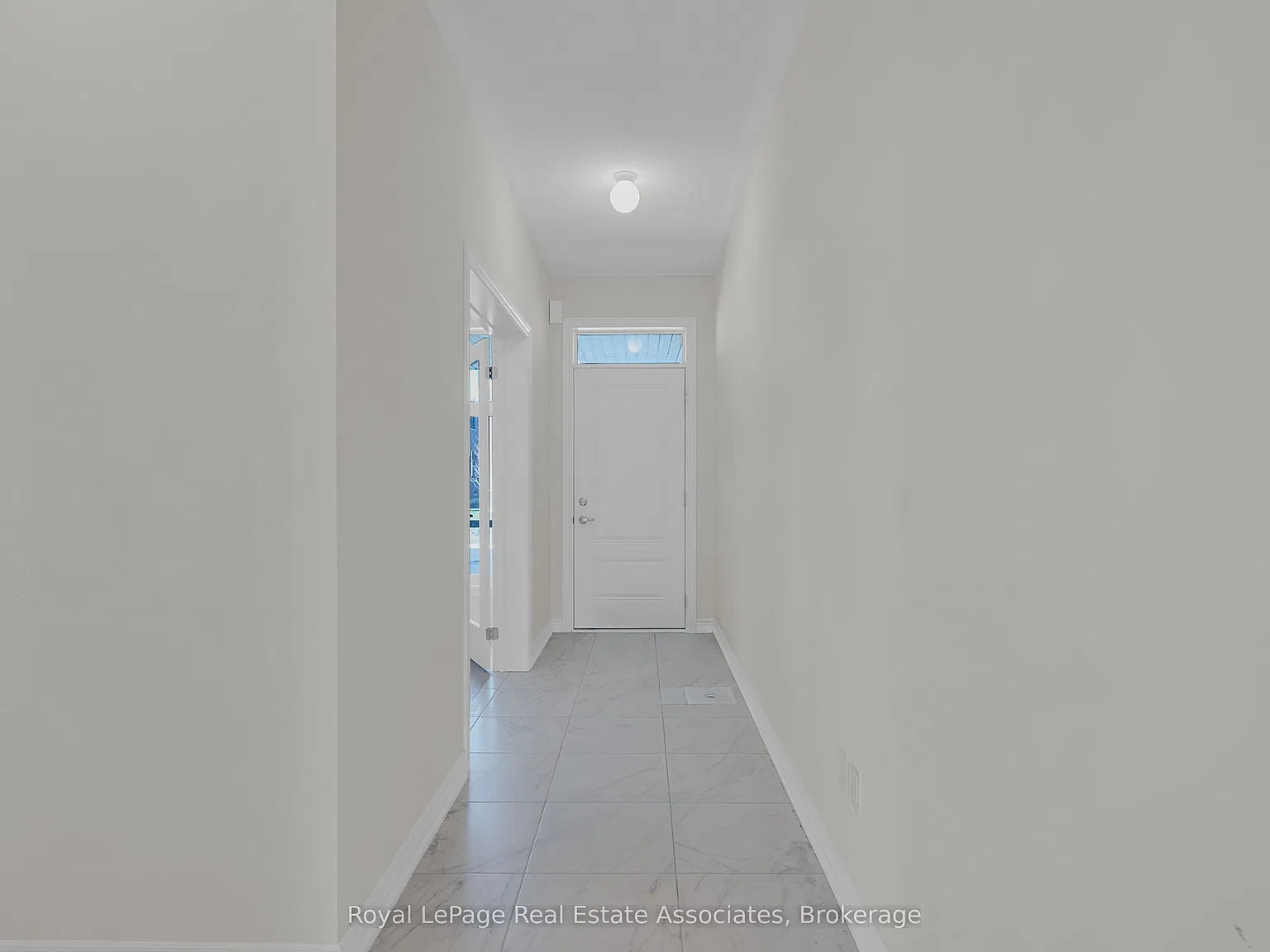 5 bed, $3,300 — Photo 4