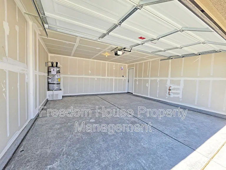 710 E Huyana Wind Dr — Photo 22