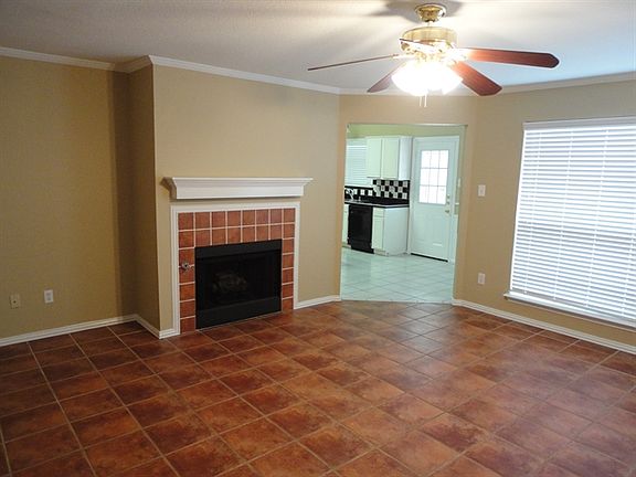 3rd image of 821 Waterwood Ln