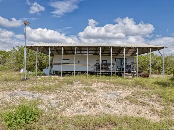 25-A State Hwy 674, Brackettville, TX 78801