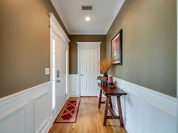 2nd image of 605 Excalibur Ct