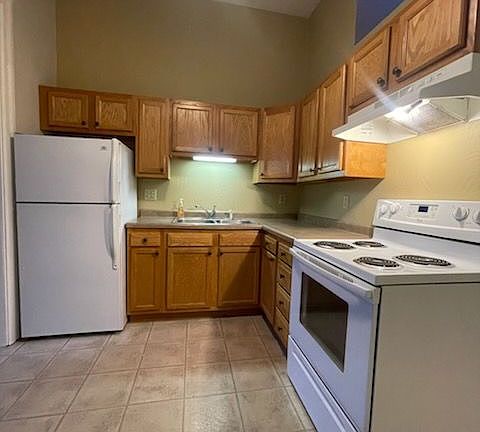 3rd image of 420 N Main St #420A