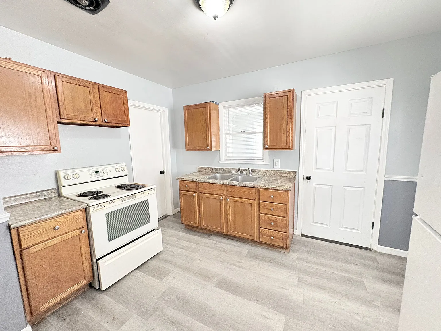 5 bed, 1445 sqft, $1,399 — Photo 4