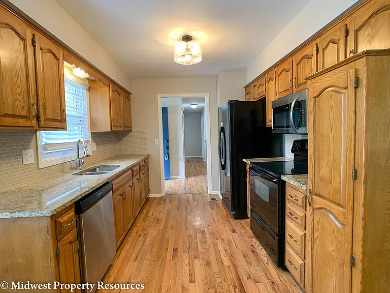 2641 SW Walnut St — Photo 3