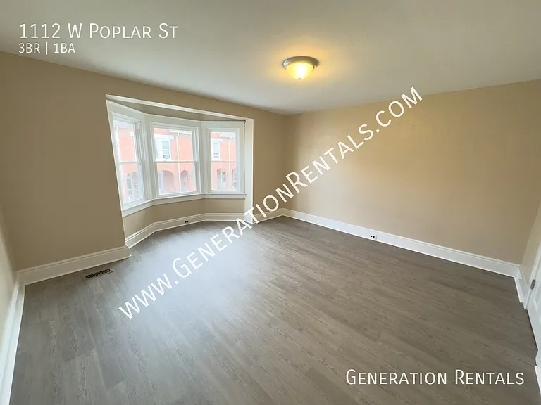 1112 W Poplar St — Photo 13