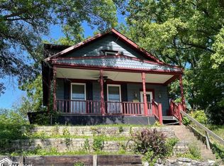 121 N Garfield Ave, Burlington, IA