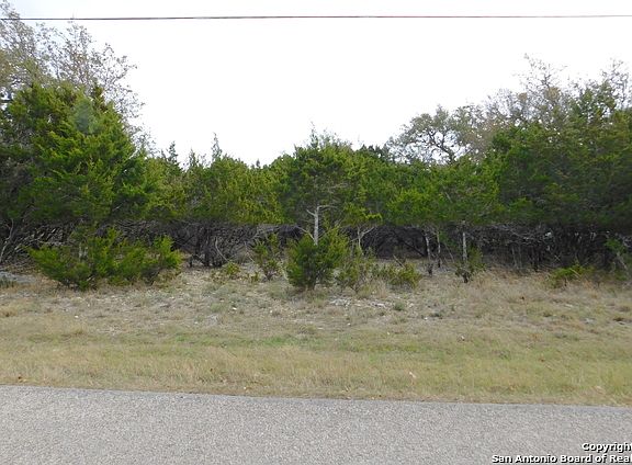 4th image of 2579 Woodcrest Dr