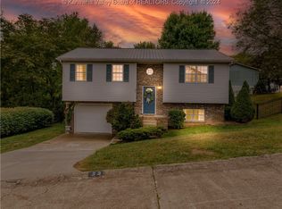 32 Lafayette Cir, Hurricane, WV 25526