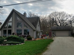 33197 S Lakeshore Dr, Burlington, WI 53105